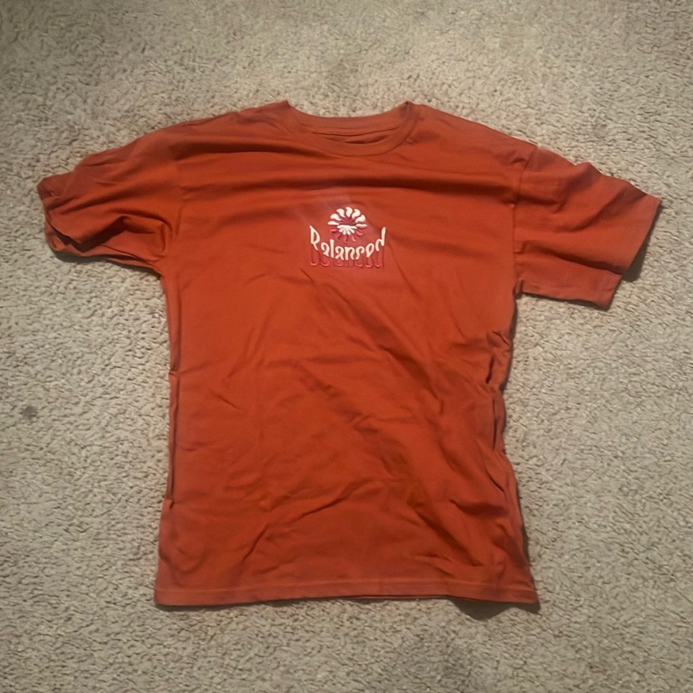 Vintage style RED GRAPHIC TEE SHIRT